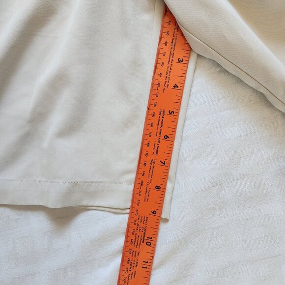 New Perry Ellis Golf Shorts Mens Size 42 Beige Microfiber Performance NWT - Picture 4 of 6